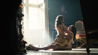 Catherine Walker Nude — Versailles