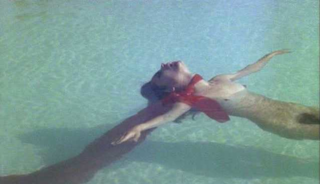2. Soledad Miranda Naked Scene — Vampiros lesbos