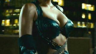 Halle Berry Sexy — Catwoman